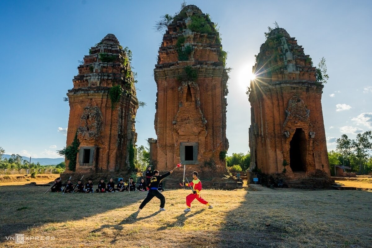 thap duong long binh dinh